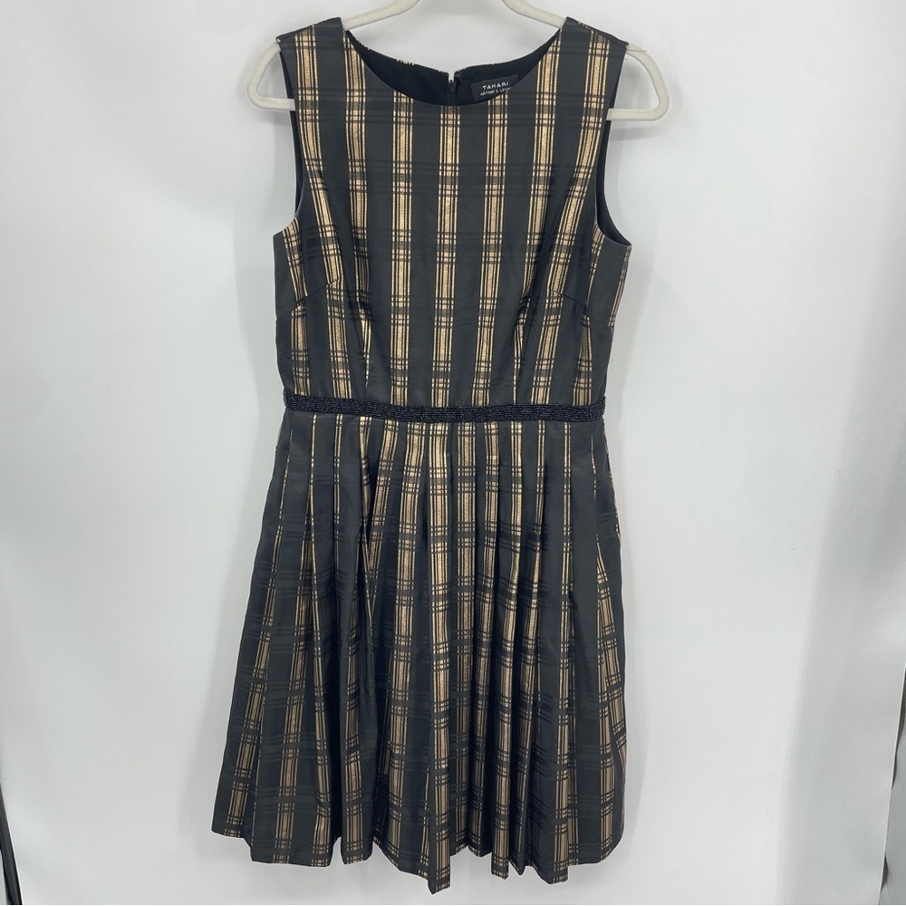 Tahari Arthur Levine black and gold metallic pleated sleeveless dress‎ Sz 8